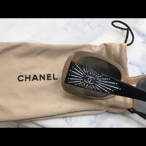 CHANEL Sunglasses